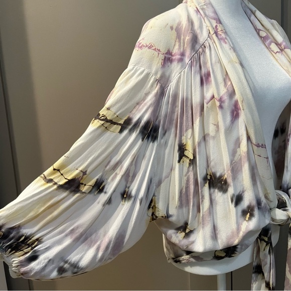 Young, Fabulous, & Broke “Carmen Top”. Tie Dye w/ Front Knot. 100% Rayon Fabric. - Picture 4 of 10